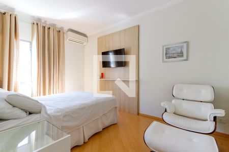 Casa à venda com 340m², 4 quartos e 6 vagasSuíte