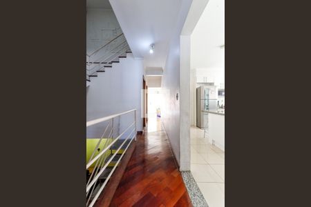 Corredor de casa à venda com 4 quartos, 340m² em Jardim Peri, São Paulo