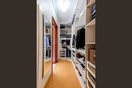 Casa à venda com 340m², 4 quartos e 6 vagasCloset da Suíte