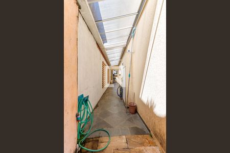 Casa à venda com 340m², 4 quartos e 6 vagasCorredor Externo