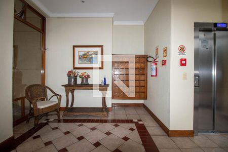 Hall de Entrada de apartamento à venda com 1 quarto, 50m² em Santa Cecília, Porto Alegre