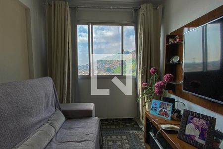 Sala de apartamento à venda com 2 quartos, 70m² em Olaria, Rio de Janeiro
