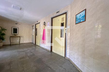 Apartamento à venda com 70m², 2 quartos e 1 vagaHall de Entrada