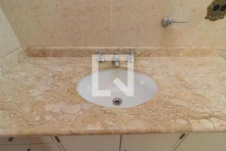 Casa à venda com 300m², 3 quartos e 3 vagas Casa à venda com 300m², 3 quartos e 3 vagasPia