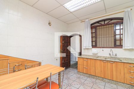 Casa à venda com 300m², 3 quartos e 3 vagas Casa à venda com 300m², 3 quartos e 3 vagasCozinha