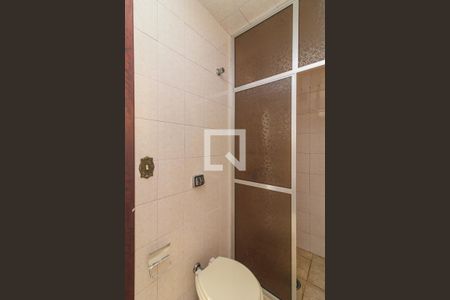 Casa à venda com 300m², 3 quartos e 3 vagas Casa à venda com 300m², 3 quartos e 3 vagasBanheiro de serviço