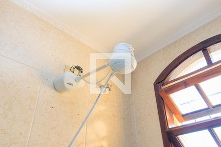 Casa à venda com 300m², 3 quartos e 3 vagas Casa à venda com 300m², 3 quartos e 3 vagasChuveiro