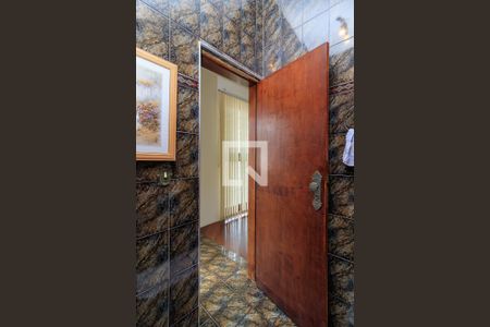 Casa à venda com 300m², 3 quartos e 3 vagas Casa à venda com 300m², 3 quartos e 3 vagasLavabo