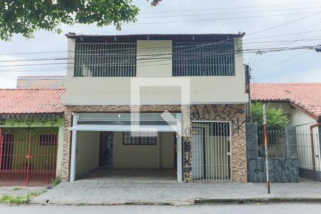 Casa à venda com 200m², 3 quartos e 2 vagasFachada Casa