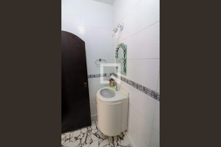 Casa à venda com 200m², 3 quartos e 2 vagasBanheiro Social 