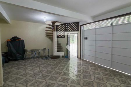 Casa à venda com 200m², 3 quartos e 2 vagasGaragem