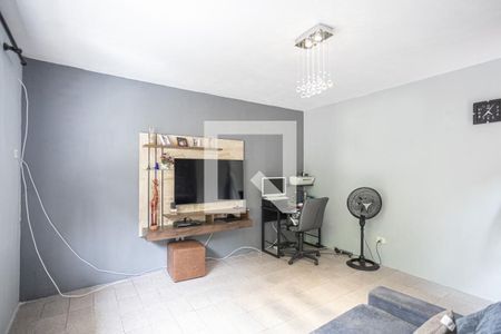 Casa à venda com 90m², 1 quarto e 2 vagasSala