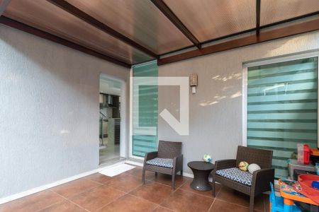 Casa à venda com 234m², 3 quartos e 4 vagasQuintal