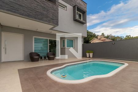 Casa à venda com 234m², 3 quartos e 4 vagasPiscina