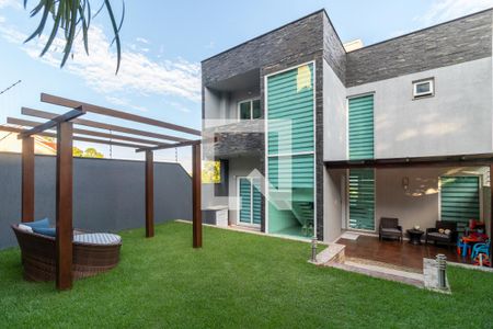 Casa à venda com 234m², 3 quartos e 4 vagasQuintal