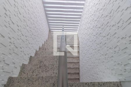 Casa à venda com 234m², 3 quartos e 4 vagasEscada