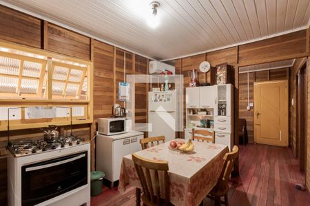Cozinha 1 de casa à venda com 5 quartos, 300m² em Sarandi, Porto Alegre