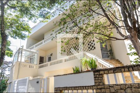 Casa à venda com 400m², 8 quartos e 1 vagaFachada