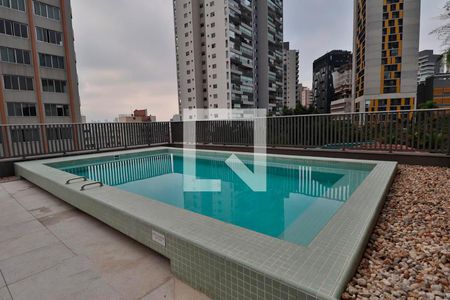 Studio para alugar com 26m², 1 quarto e sem vaga Studio para alugar com 26m², 1 quarto e sem vagaÁrea comum - Piscina