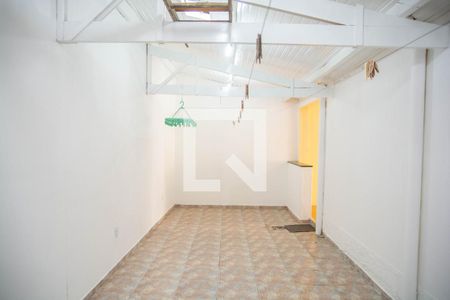 Casa à venda com 250m², 4 quartos e 2 vagasChurrasqueira - Casa Fundos