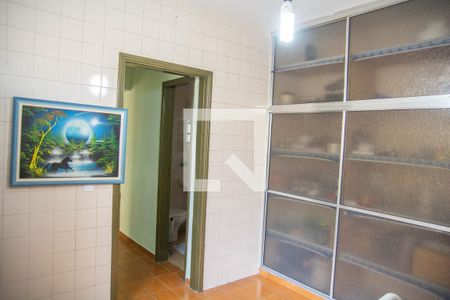 Casa à venda com 250m², 4 quartos e 2 vagasCozinha - Casa Fundos