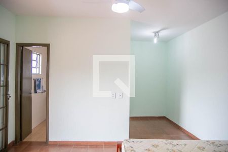 Casa à venda com 250m², 4 quartos e 2 vagasQuarto 1 - Casa Fundos