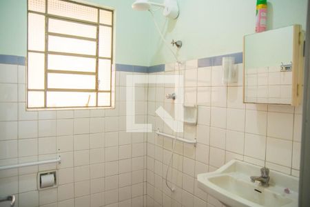 Casa à venda com 250m², 4 quartos e 2 vagasBanheiro