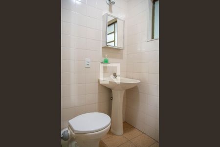 Casa à venda com 250m², 4 quartos e 2 vagasBanheiro - Casa Fundos