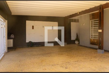 Casa à venda com 172m², 5 quartos e 5 vagas Casa à venda com 172m², 5 quartos e 5 vagasGaragem