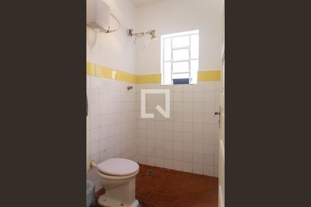 Casa à venda com 172m², 5 quartos e 5 vagas Casa à venda com 172m², 5 quartos e 5 vagasBanheiro de Serviço