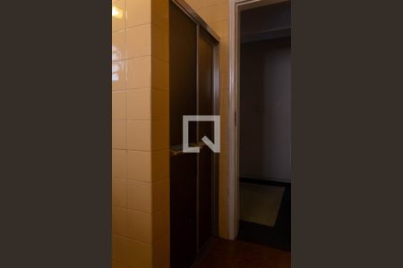Casa à venda com 172m², 5 quartos e 5 vagas Casa à venda com 172m², 5 quartos e 5 vagasBanheiro