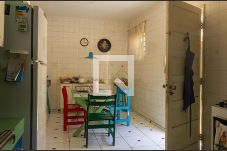 Casa à venda com 172m², 5 quartos e 5 vagas Casa à venda com 172m², 5 quartos e 5 vagasCozinha