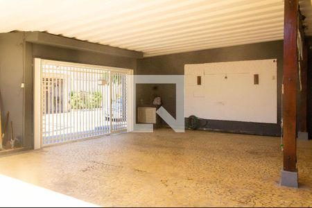 Casa à venda com 172m², 5 quartos e 5 vagas Casa à venda com 172m², 5 quartos e 5 vagasGaragem