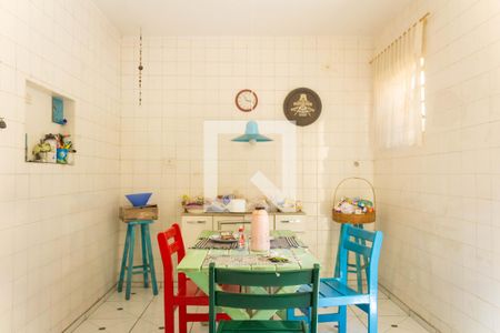 Casa à venda com 172m², 5 quartos e 5 vagas Casa à venda com 172m², 5 quartos e 5 vagasCozinha