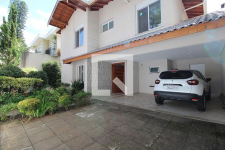 Casa à venda com 344m², 5 quartos e 4 vagas Casa à venda com 344m², 5 quartos e 4 vagasGaragem