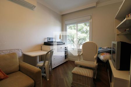 Casa à venda com 344m², 5 quartos e 4 vagas Casa à venda com 344m², 5 quartos e 4 vagasSuíte 4