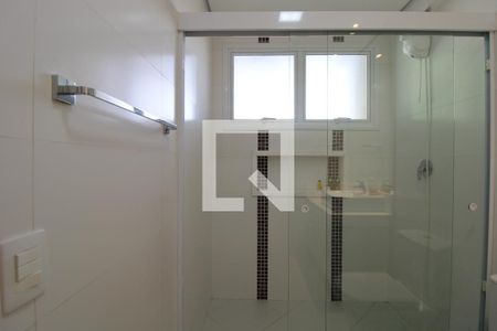 Casa à venda com 344m², 5 quartos e 4 vagas Casa à venda com 344m², 5 quartos e 4 vagasBanheiro