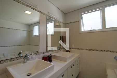 Casa à venda com 344m², 5 quartos e 4 vagas Casa à venda com 344m², 5 quartos e 4 vagasBanheiro