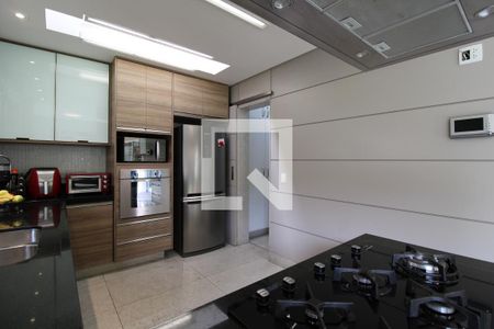 Casa à venda com 344m², 5 quartos e 4 vagasCozinha