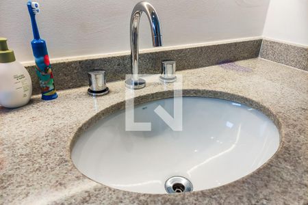 Apartamento à venda com 349m², 4 quartos e 4 vagasBanheiro Suíte 1