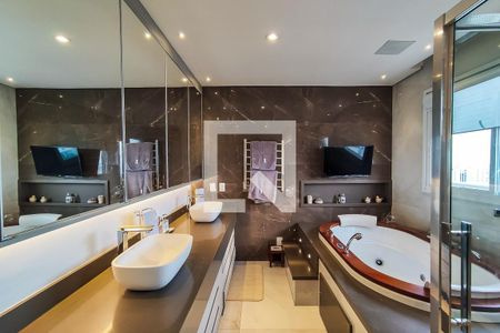 Apartamento à venda com 349m², 4 quartos e 4 vagasBanheiro Suíte Master