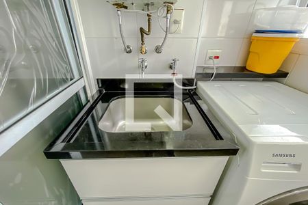 Apartamento à venda com 86m², 3 quartos e 2 vagas Apartamento à venda com 86m², 3 quartos e 2 vagasDetalhe Lavanderia