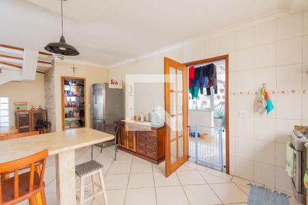 Casa à venda com 300m², 5 quartos e 4 vagasCozinha