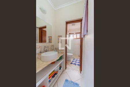 Casa à venda com 300m², 5 quartos e 4 vagasBanheiro Social