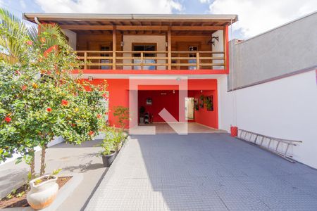 Casa à venda com 300m², 5 quartos e 4 vagasGaragem