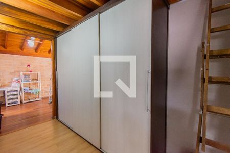Casa à venda com 300m², 5 quartos e 4 vagasCloset