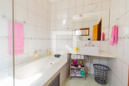 Casa à venda com 300m², 5 quartos e 4 vagasBanheiro da Suíte