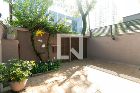 Casa à venda com 134m², 3 quartos e 2 vagas Casa à venda com 134m², 3 quartos e 2 vagasArea externa