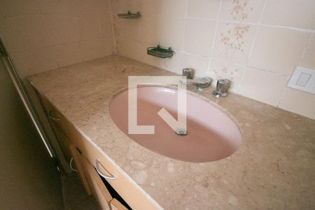 Casa à venda com 134m², 3 quartos e 2 vagas Casa à venda com 134m², 3 quartos e 2 vagasBanheiro da Suíte