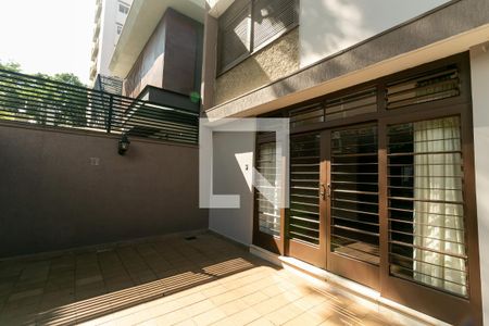 Casa à venda com 134m², 3 quartos e 2 vagas Casa à venda com 134m², 3 quartos e 2 vagasArea externa